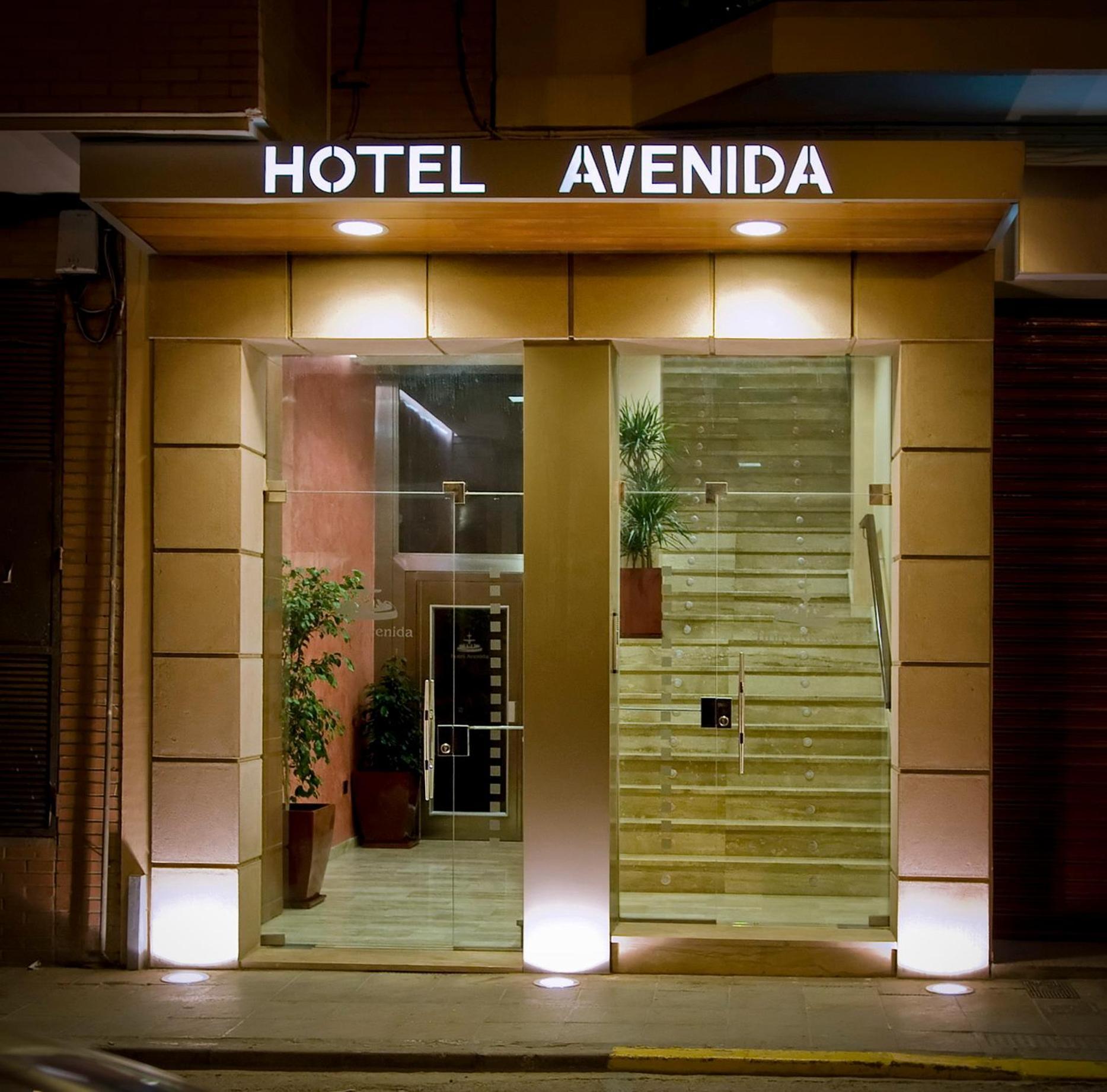 רקואנה Hotel Avenida מראה חיצוני תמונה