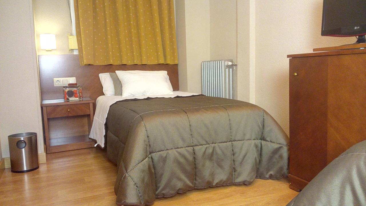 רקואנה Hotel Avenida מראה חיצוני תמונה