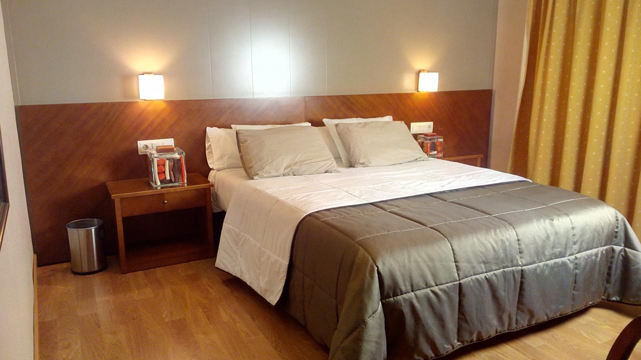 רקואנה Hotel Avenida מראה חיצוני תמונה